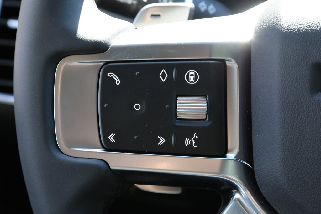 New 2026 Land Rover Discovery Limited Edition AWD/4WD image 18