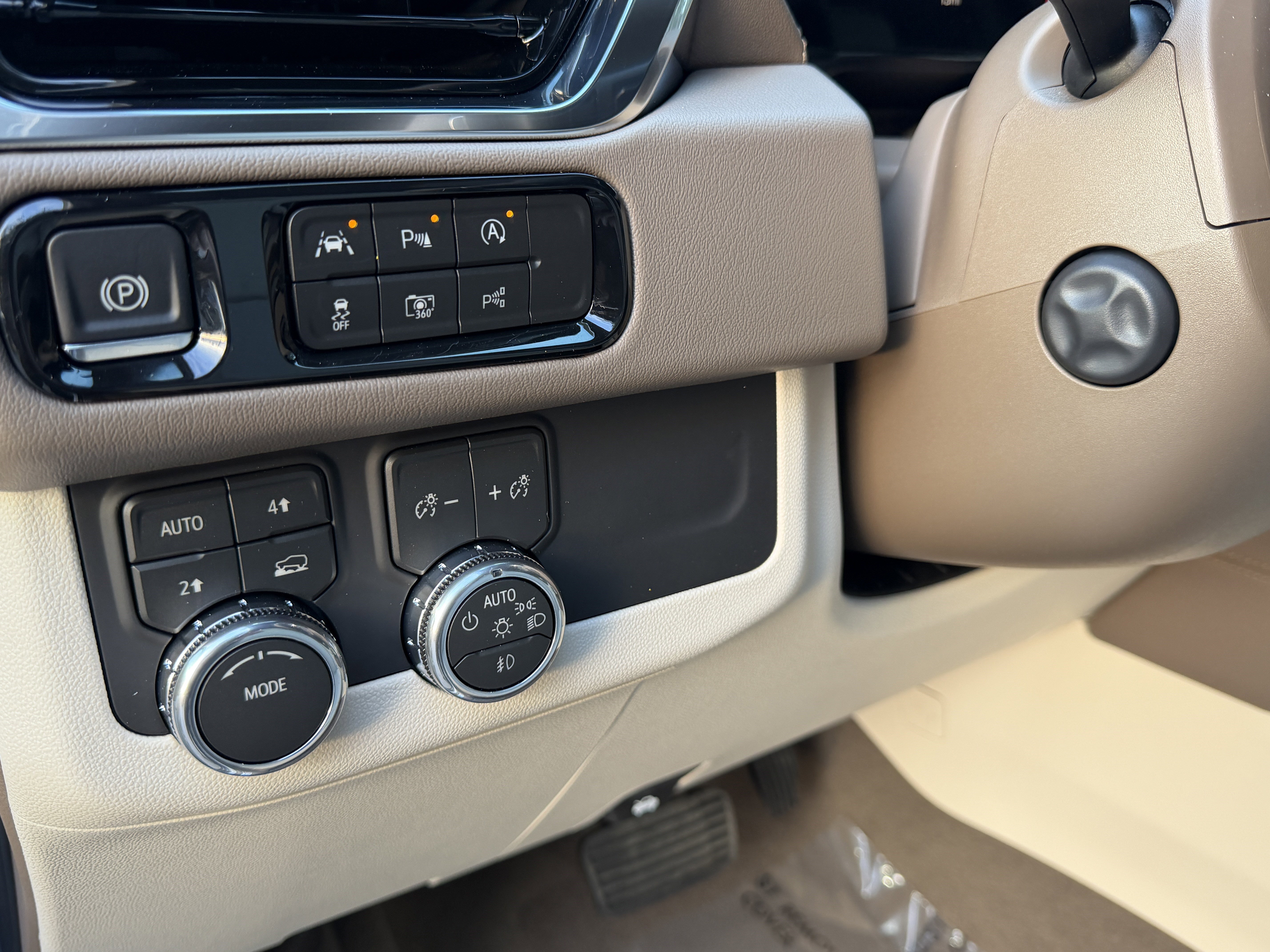 New 2026 GMC Yukon XL Denali image 12