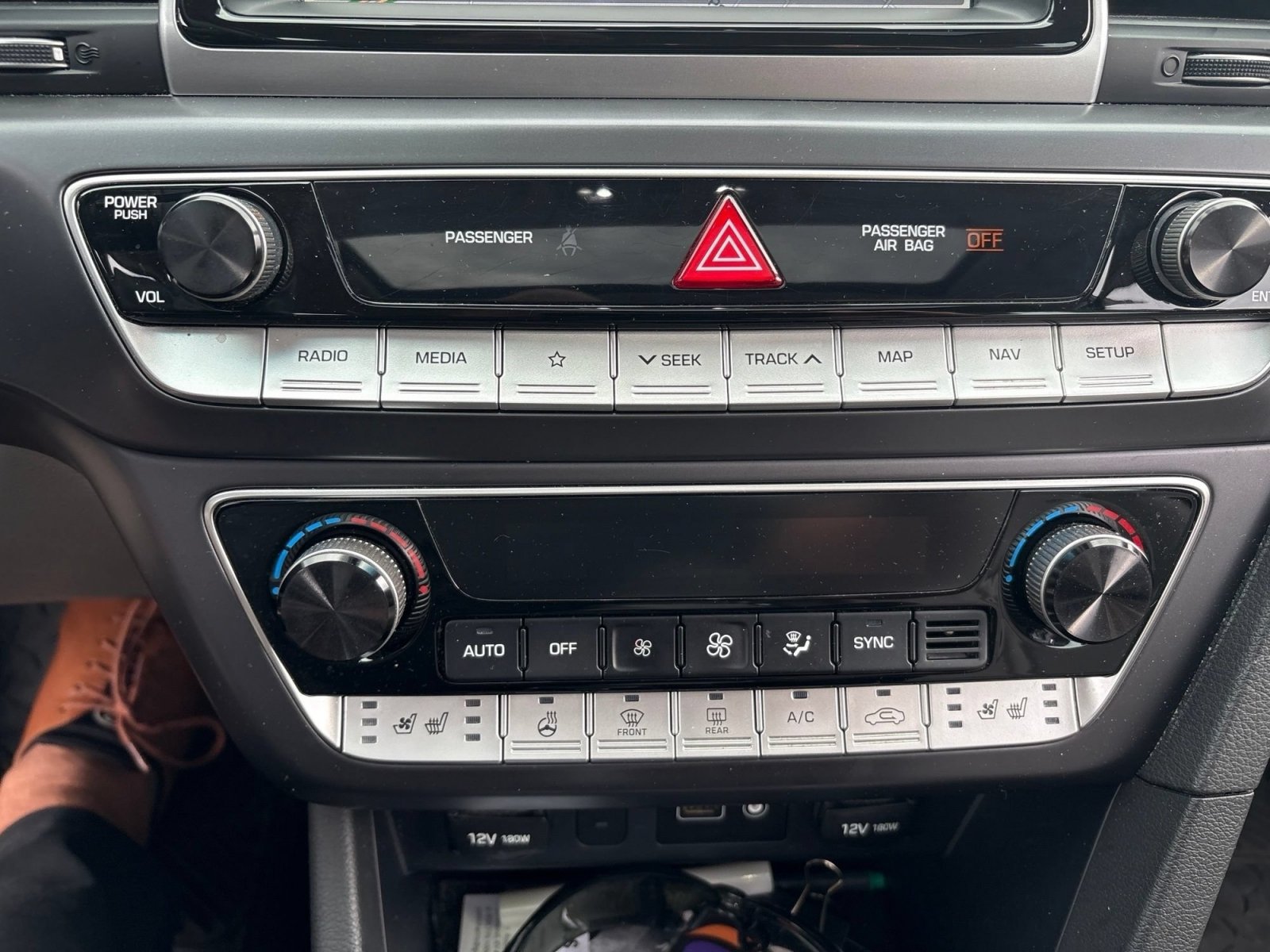 Used 2018 Hyundai Sonata Limited w/ Limited Ultimate Package 03 FWD image 4
