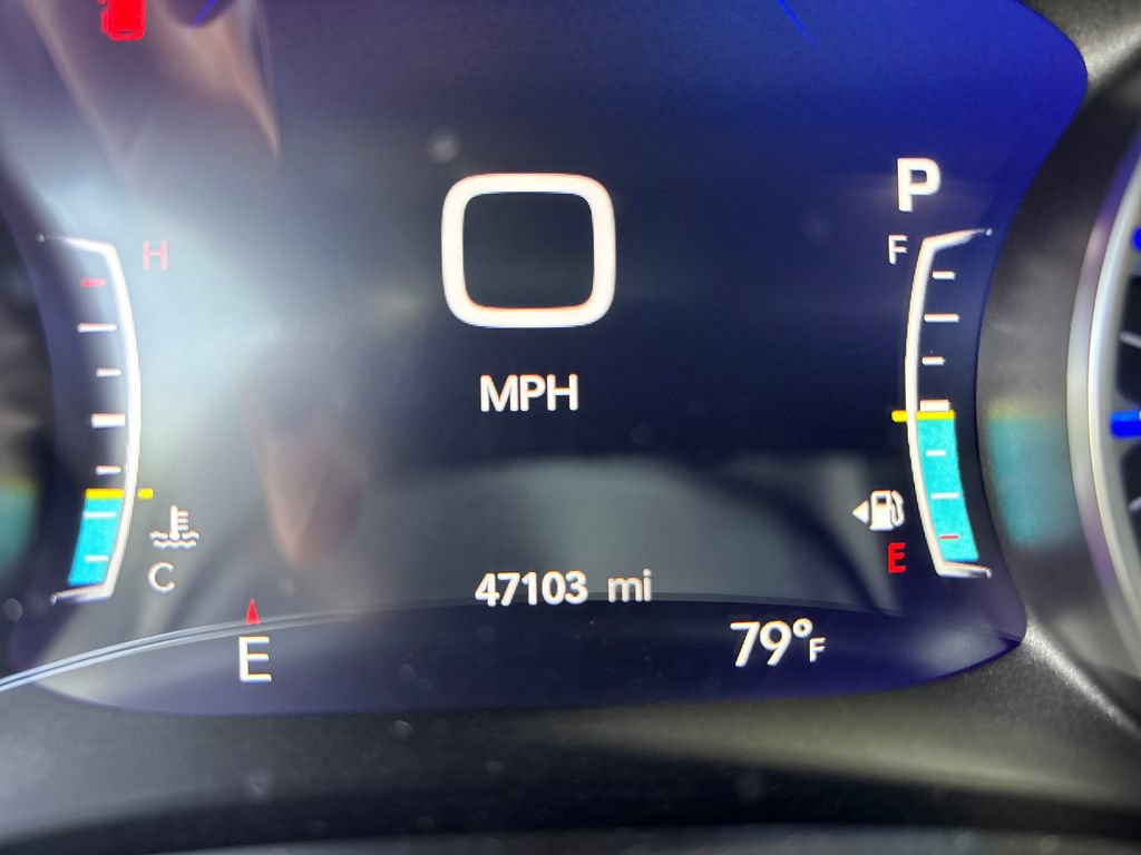 Used 2025 Chrysler Pacifica Limited FWD image 10