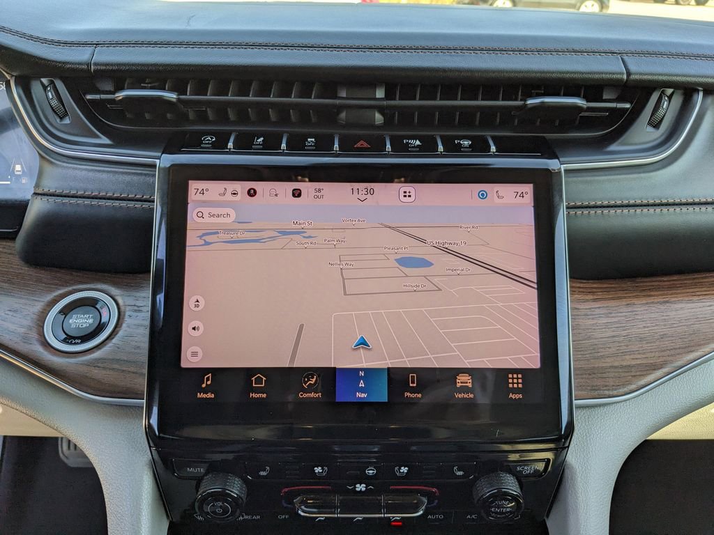 Used 2022 Jeep Grand Cherokee Summit w/ Luxury Tech Group V image 27