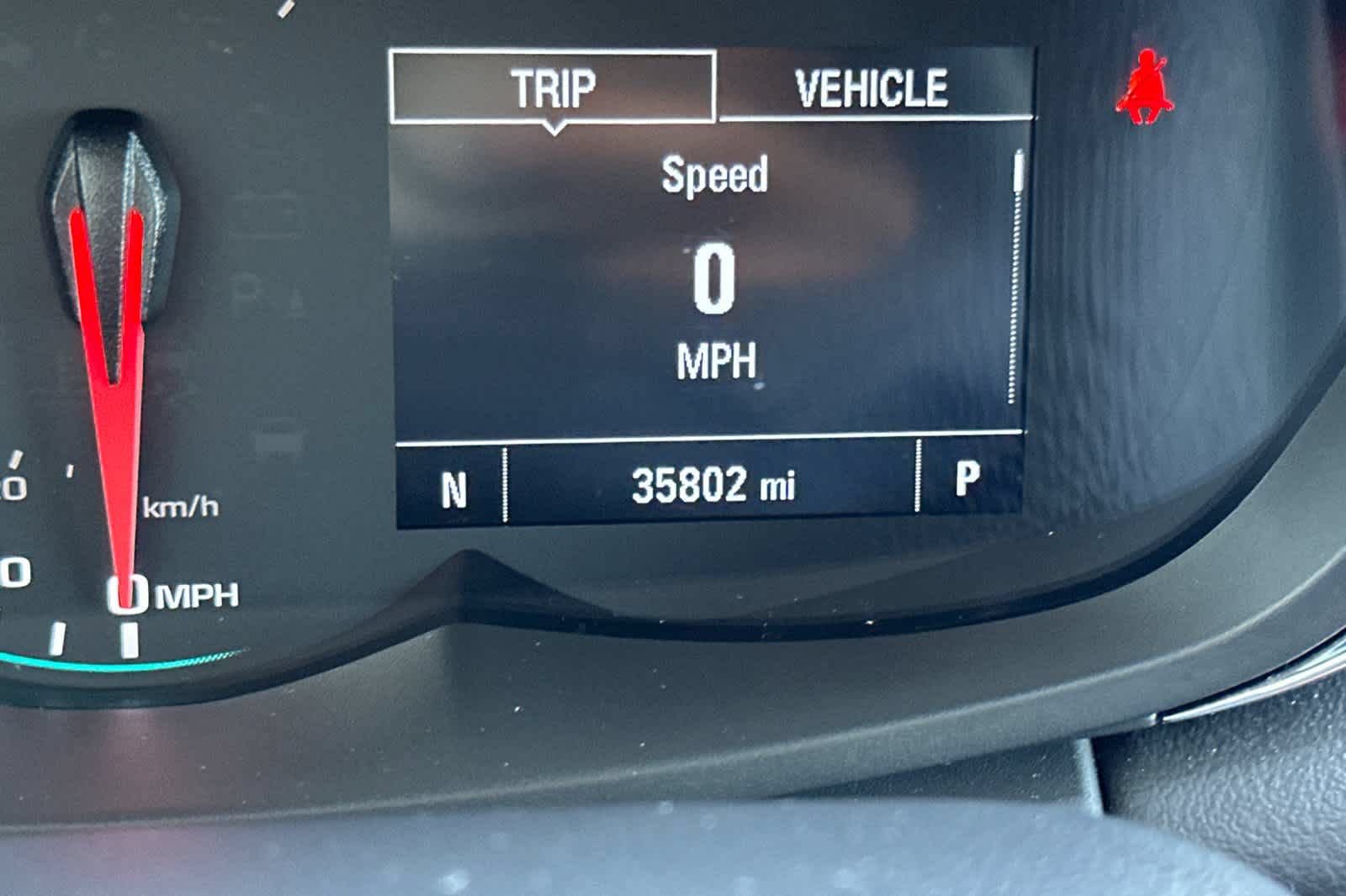Used 2022 Chevrolet Trax LT w/ LT Convenience Package AWD/4WD image 26