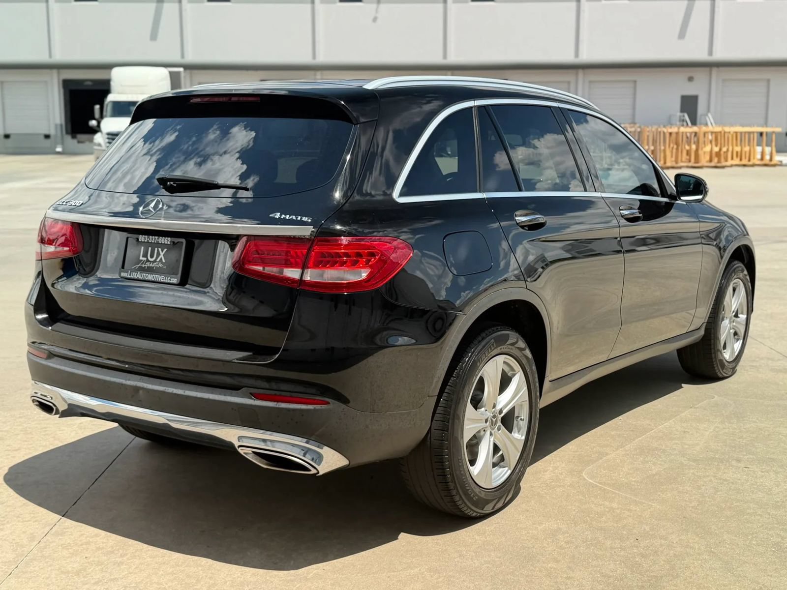 Used 2017 Mercedes-Benz GLC 300 w/ Premium 2 Package image 7