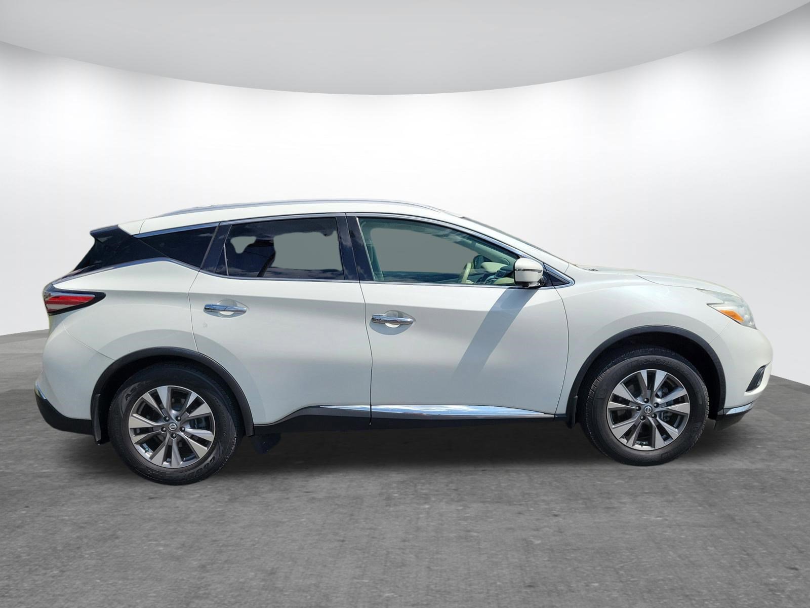 Used 2016 Nissan Murano SL w/ SL Technology Package FWD image 2