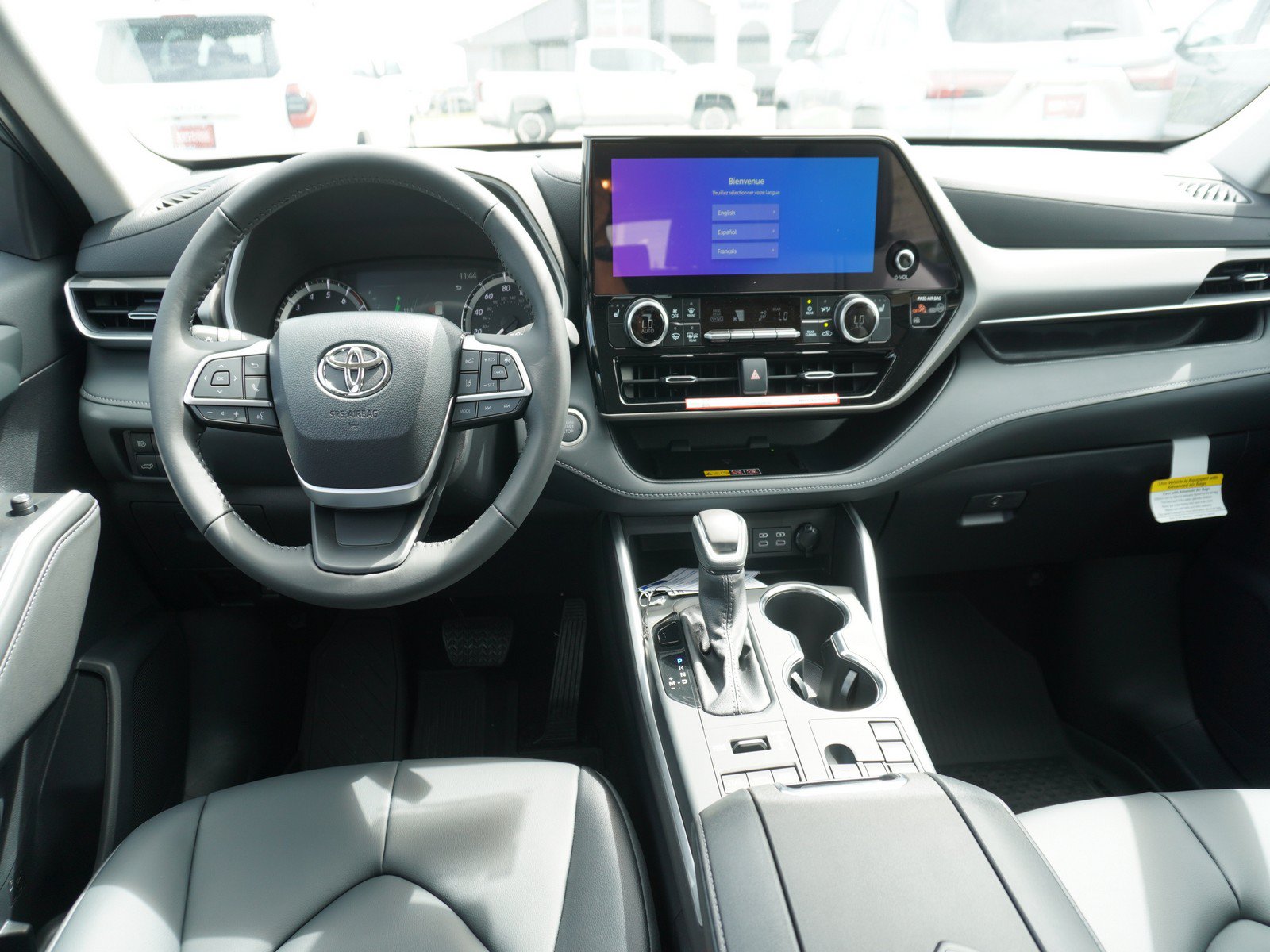 New 2026 Toyota Highlander XLE AWD/4WD image 2