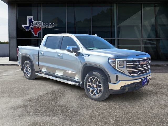 New 2025 GMC Sierra 1500 SLT