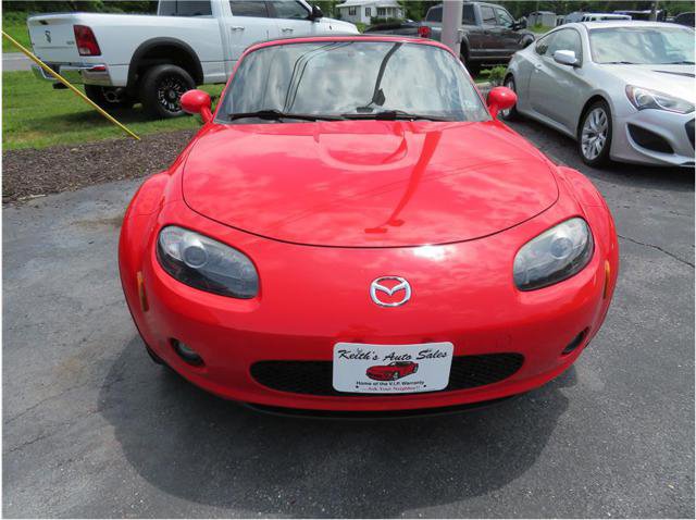 Used 2006 MAZDA MX-5 Miata Sport RWD image 28