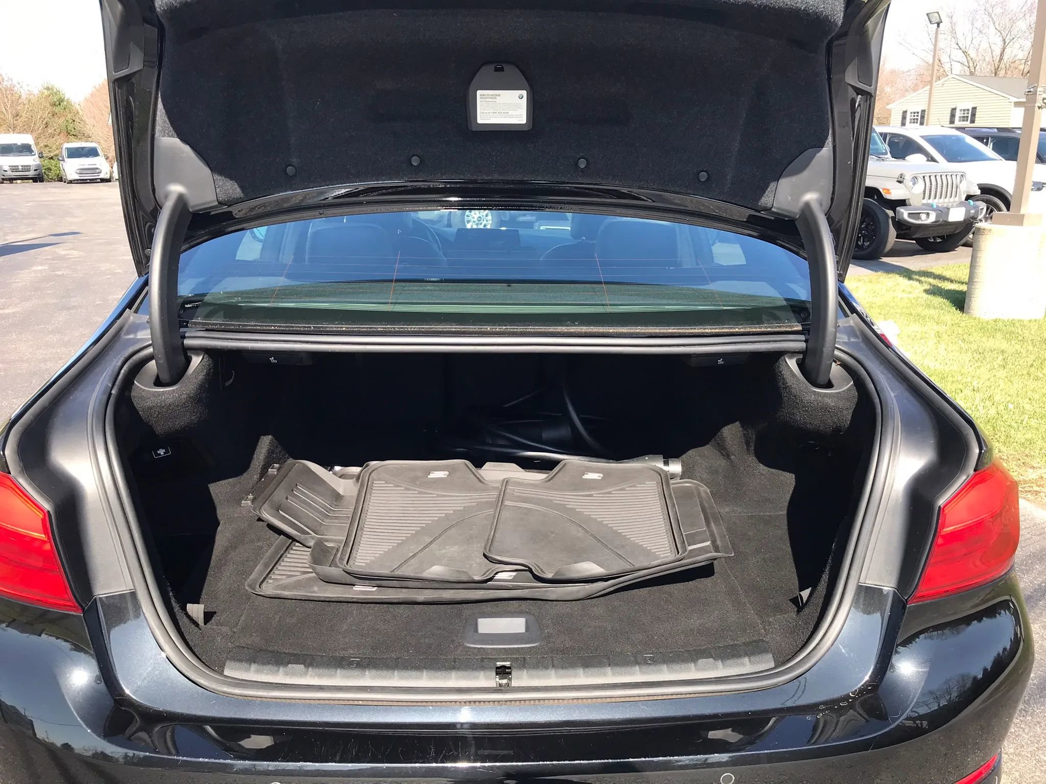 Used 2018 BMW 530e xDrive w/ Premium Package 2 AWD/4WD image 38