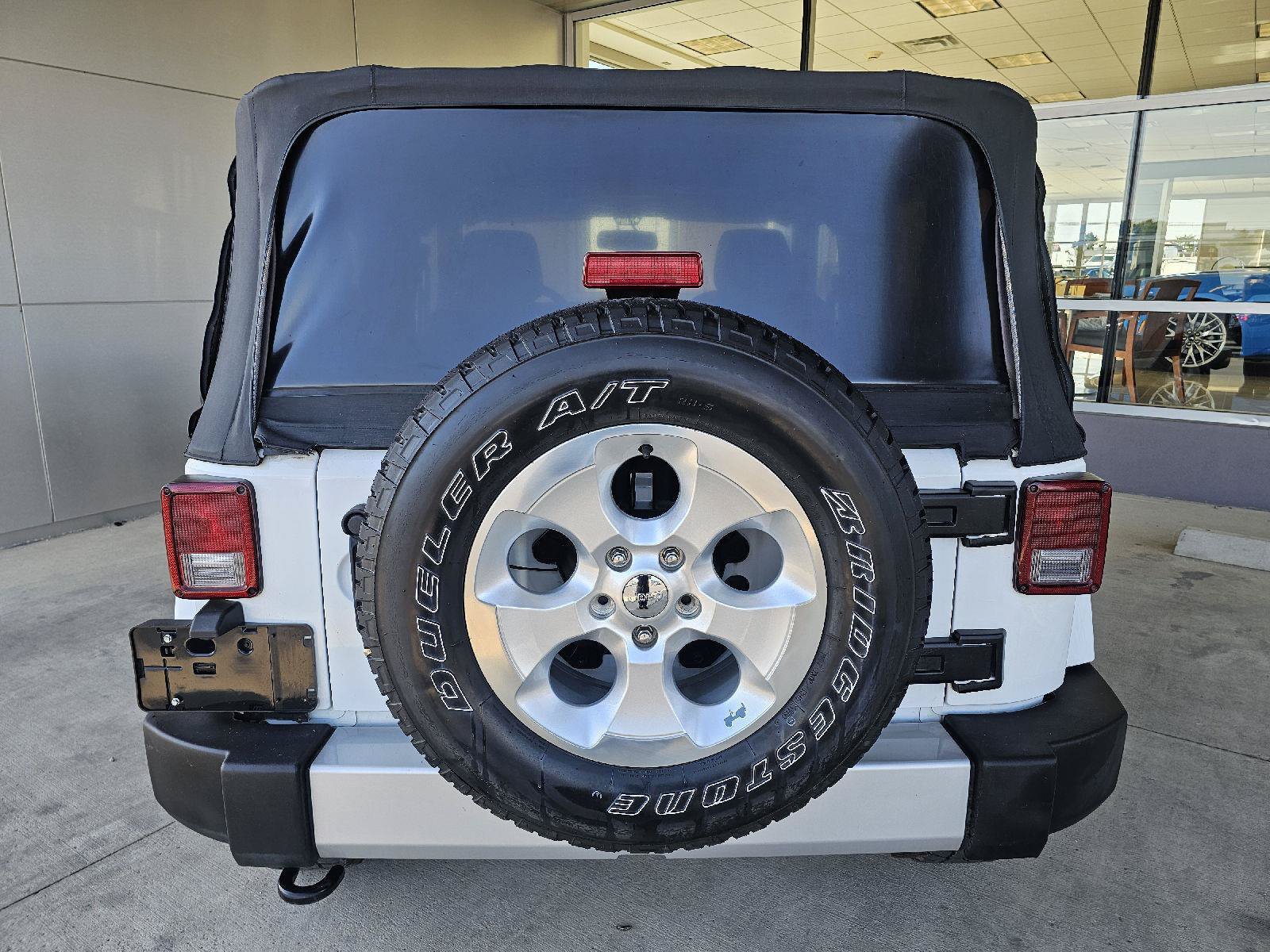 Used 2013 Jeep Wrangler Sahara w/ Connectivity Group AWD/4WD image 4