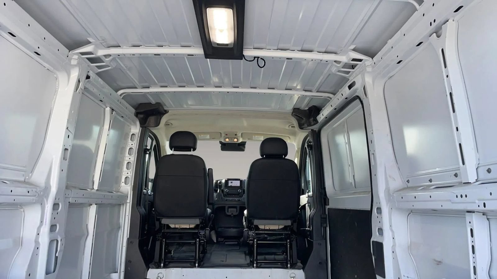 Used 2025 RAM ProMaster 2500 w/ Convenience Group FWD image 33