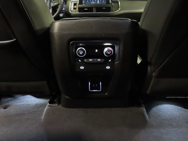 Used 2023 GMC Yukon XL AT4 AWD/4WD image 29