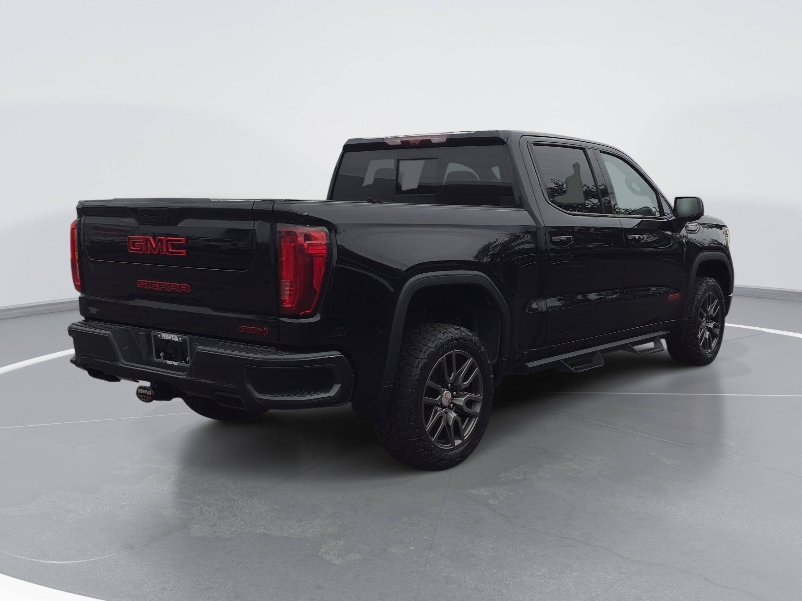 Used 2021 GMC Sierra 1500 AT4 w/ AT4 Value Package AWD/4WD image 3