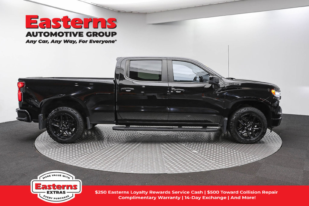 Used 2024 Chevrolet Silverado 1500 RST AWD/4WD image 5