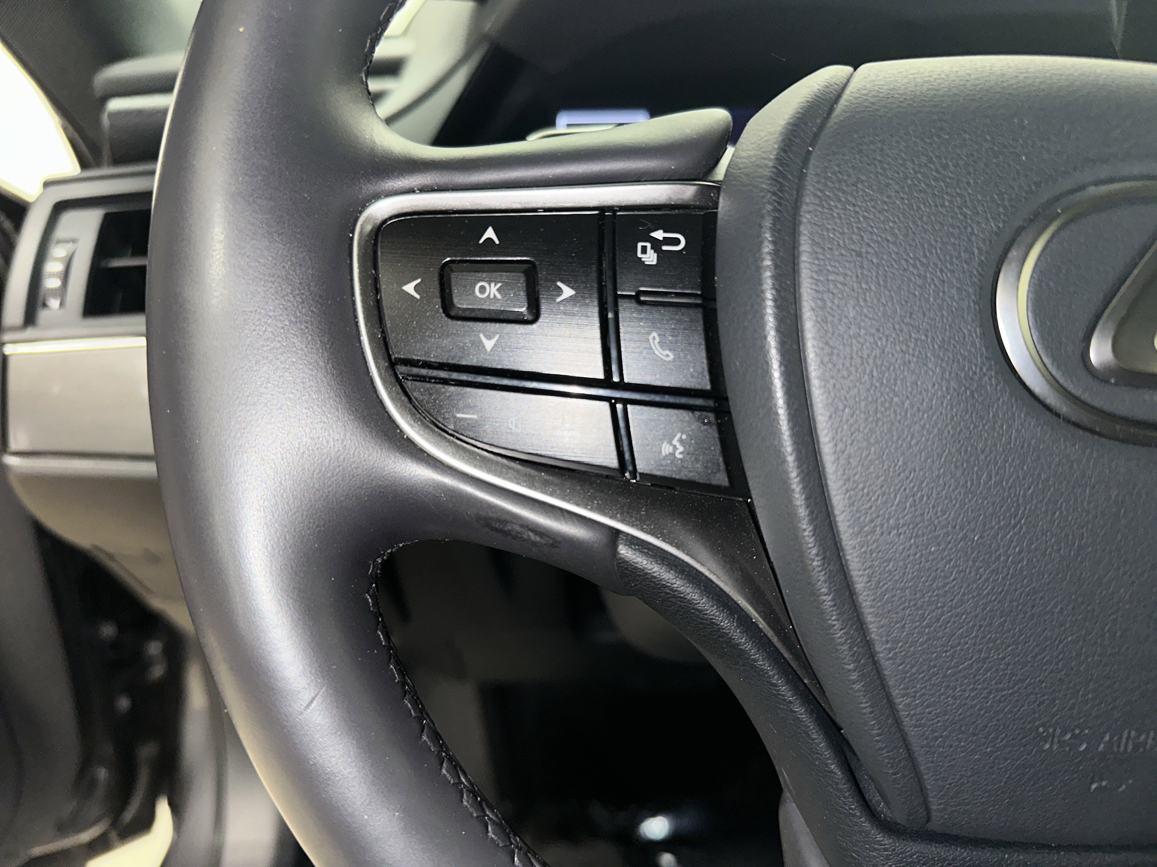 Certified 2023 Lexus ES 350 w/ Premium Package FWD image 19