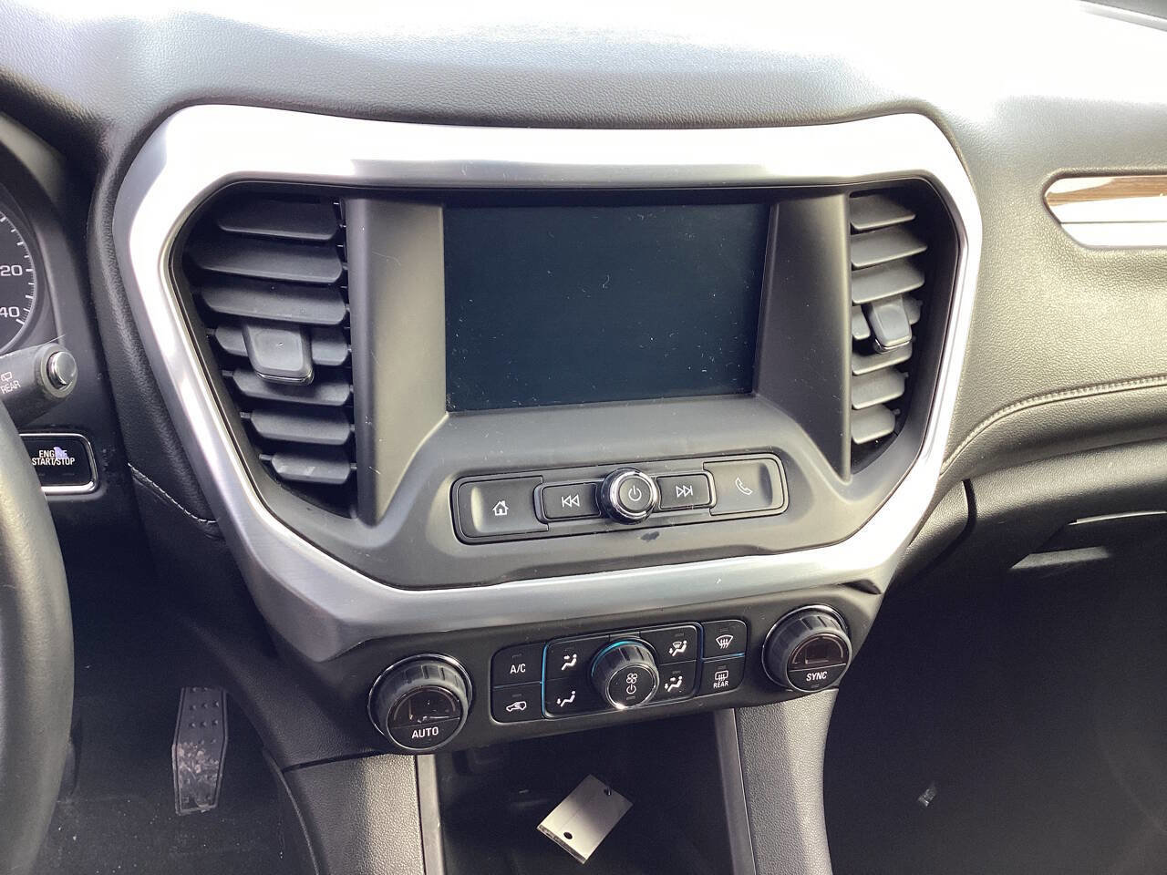 Used 2018 GMC Acadia SLE w/ LPO, Cargo Package image 25