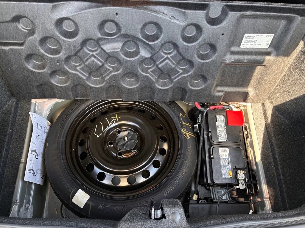 Used 2014 Dodge Challenger SXT w/ Sport Appearance Package RWD image 13