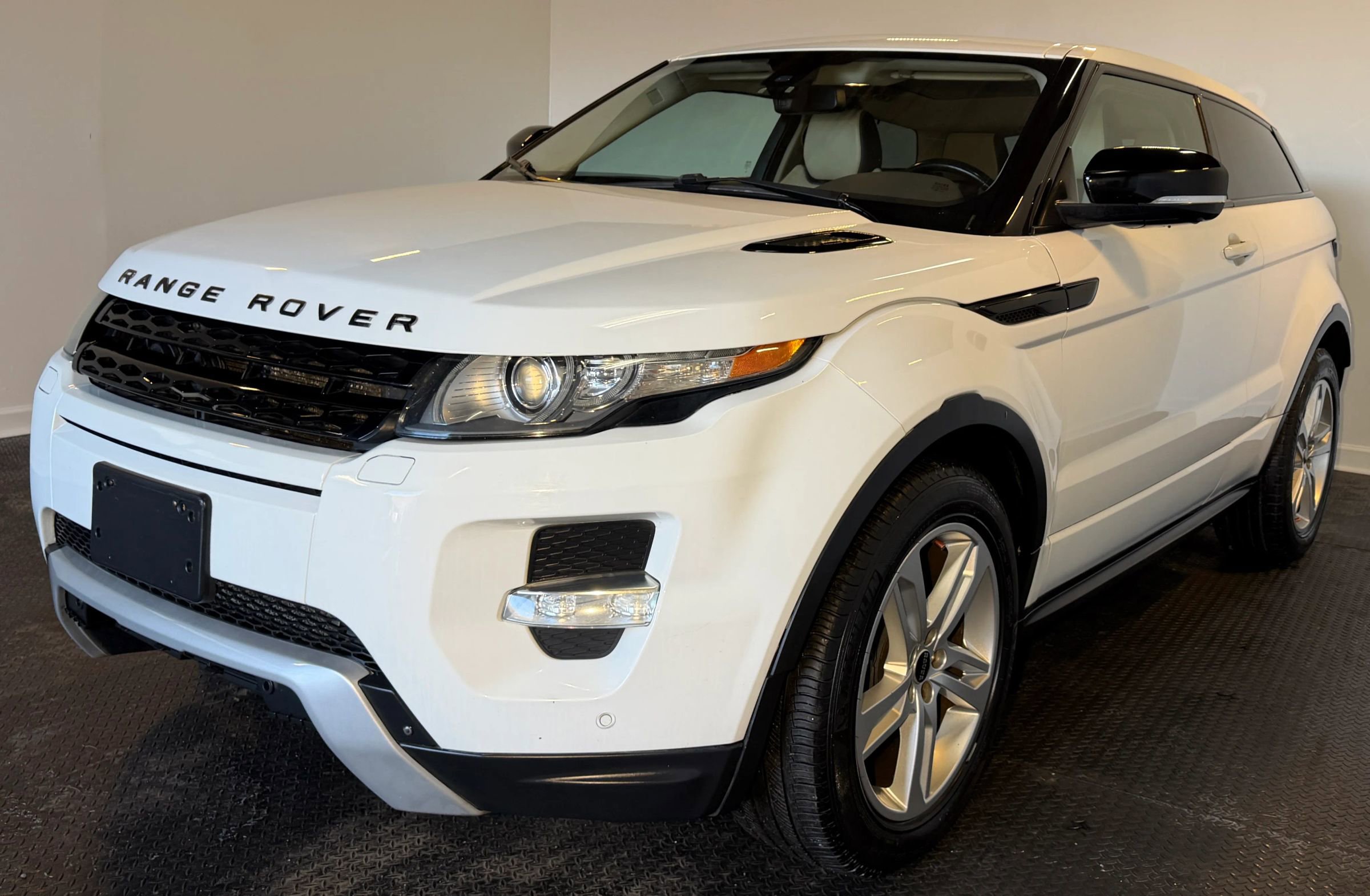 Used 2012 Land Rover Range Rover Evoque Dynamic image 4