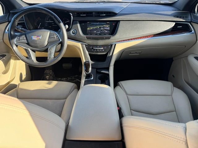 Used 2018 Cadillac XT5 Luxury w/ Driver Awareness Package image 11