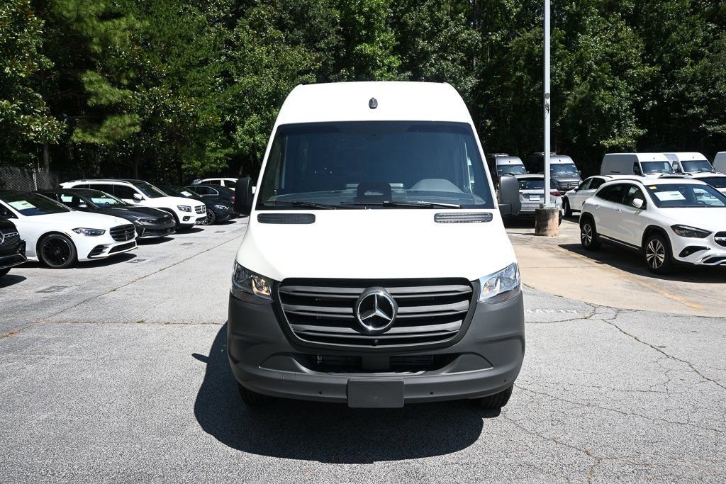 Used 2025 Mercedes-Benz Sprinter 2500 image 32
