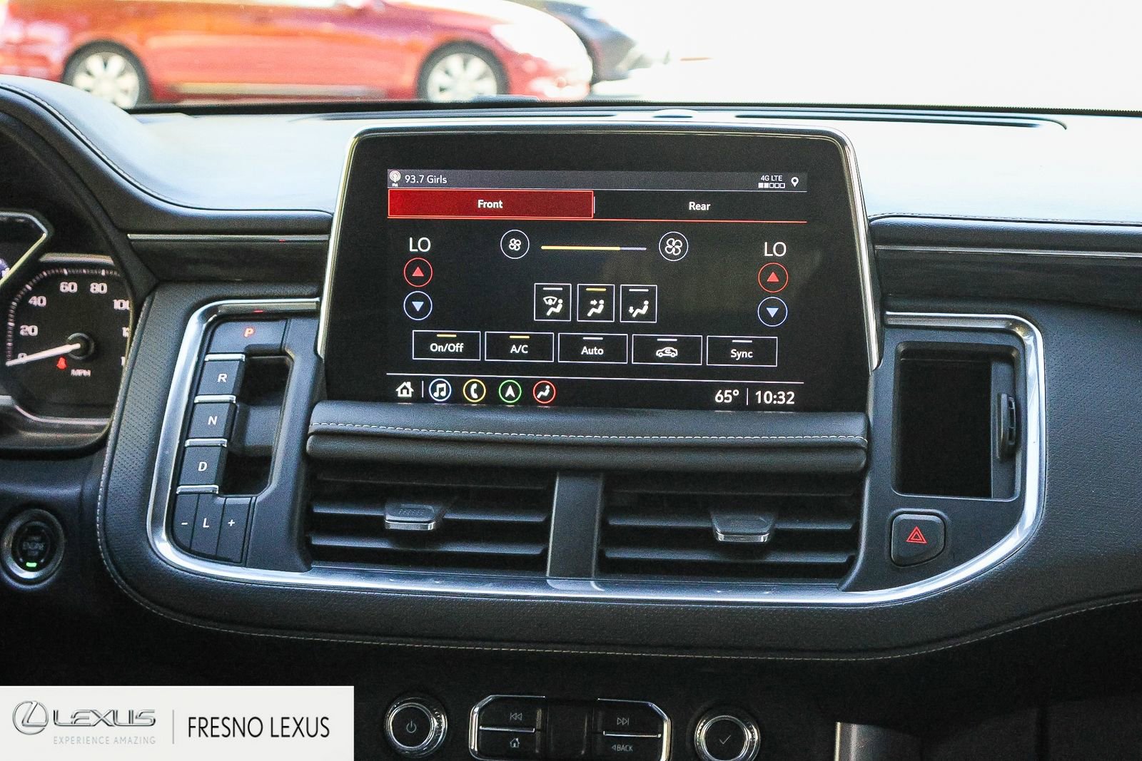 Used 2021 GMC Yukon XL SLT w/ SLT Luxury Plus Package image 18