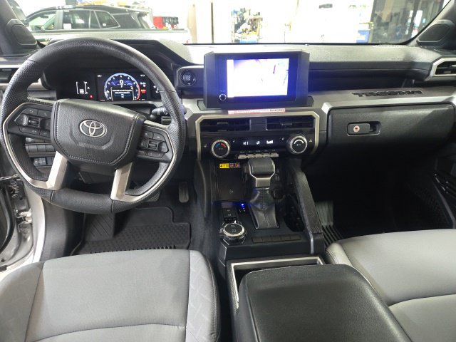 Used 2025 Toyota Tacoma SR5 AWD/4WD image 12