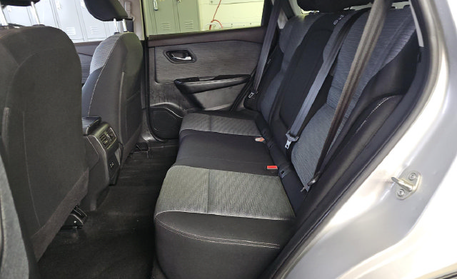 Used 2023 Nissan Rogue SV AWD/4WD image 13