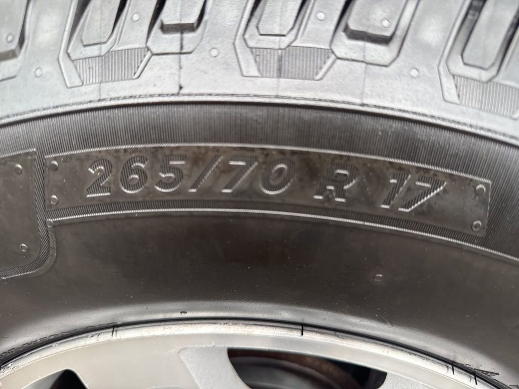 Used 2014 GMC Yukon XL SLT w/ SLT-2 Equipment Package image 30