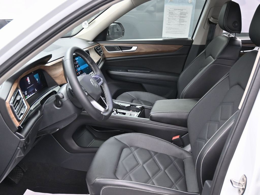 Used 2024 Volkswagen Atlas SE image 15