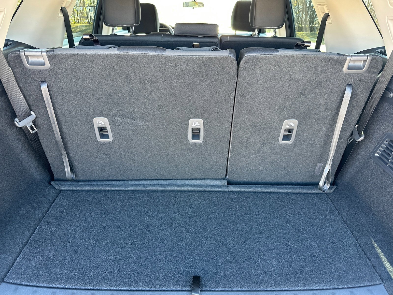 New 2025 Nissan Pathfinder SV w/ Black Appearance Package image 19