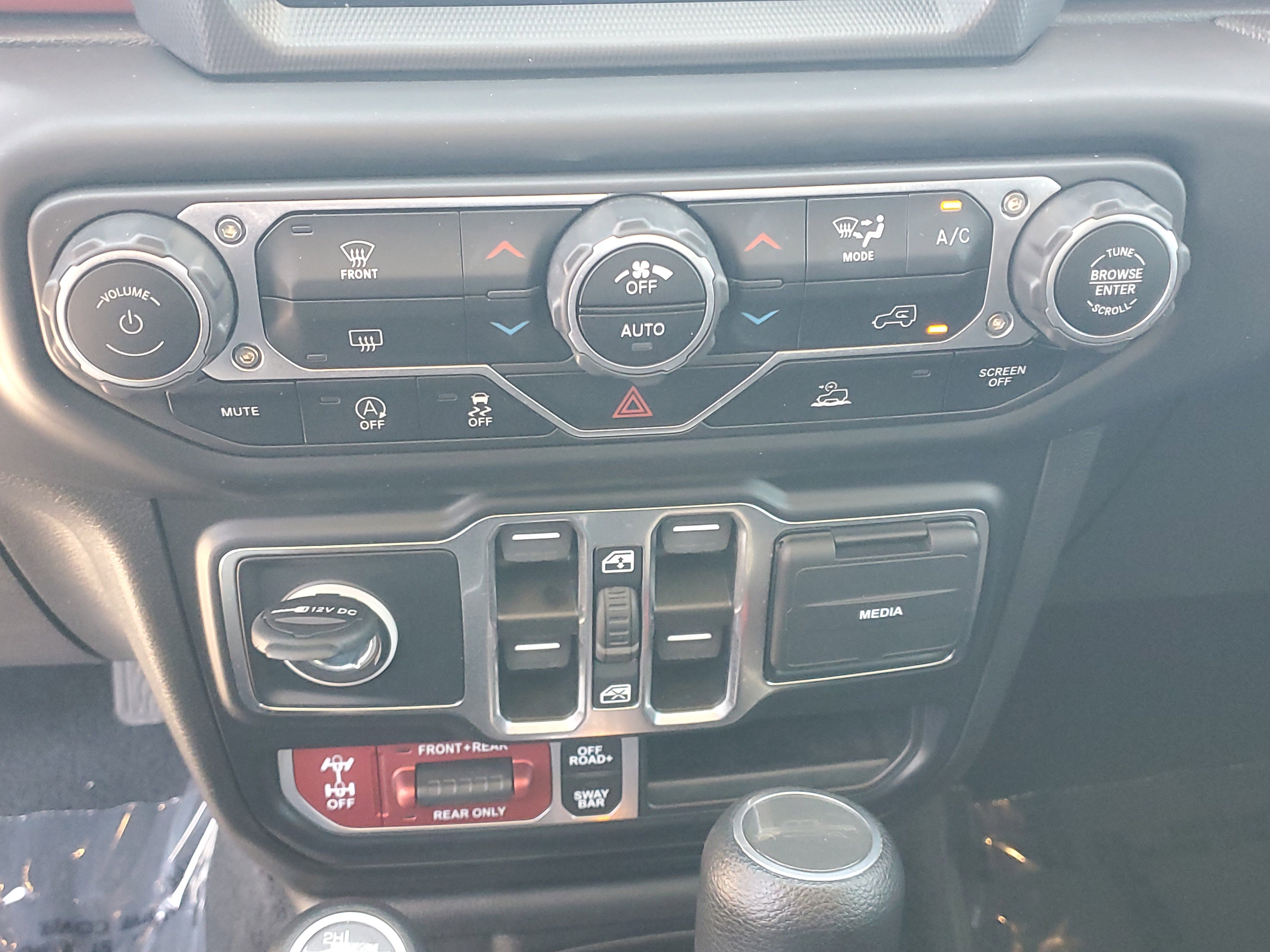 Used 2023 Jeep Gladiator Rubicon w/ Trailer Tow Package AWD/4WD image 27