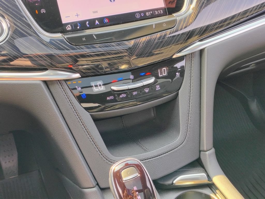 Used 2023 Cadillac XT6 Premium Luxury w/ Technology Package AWD/4WD image 45