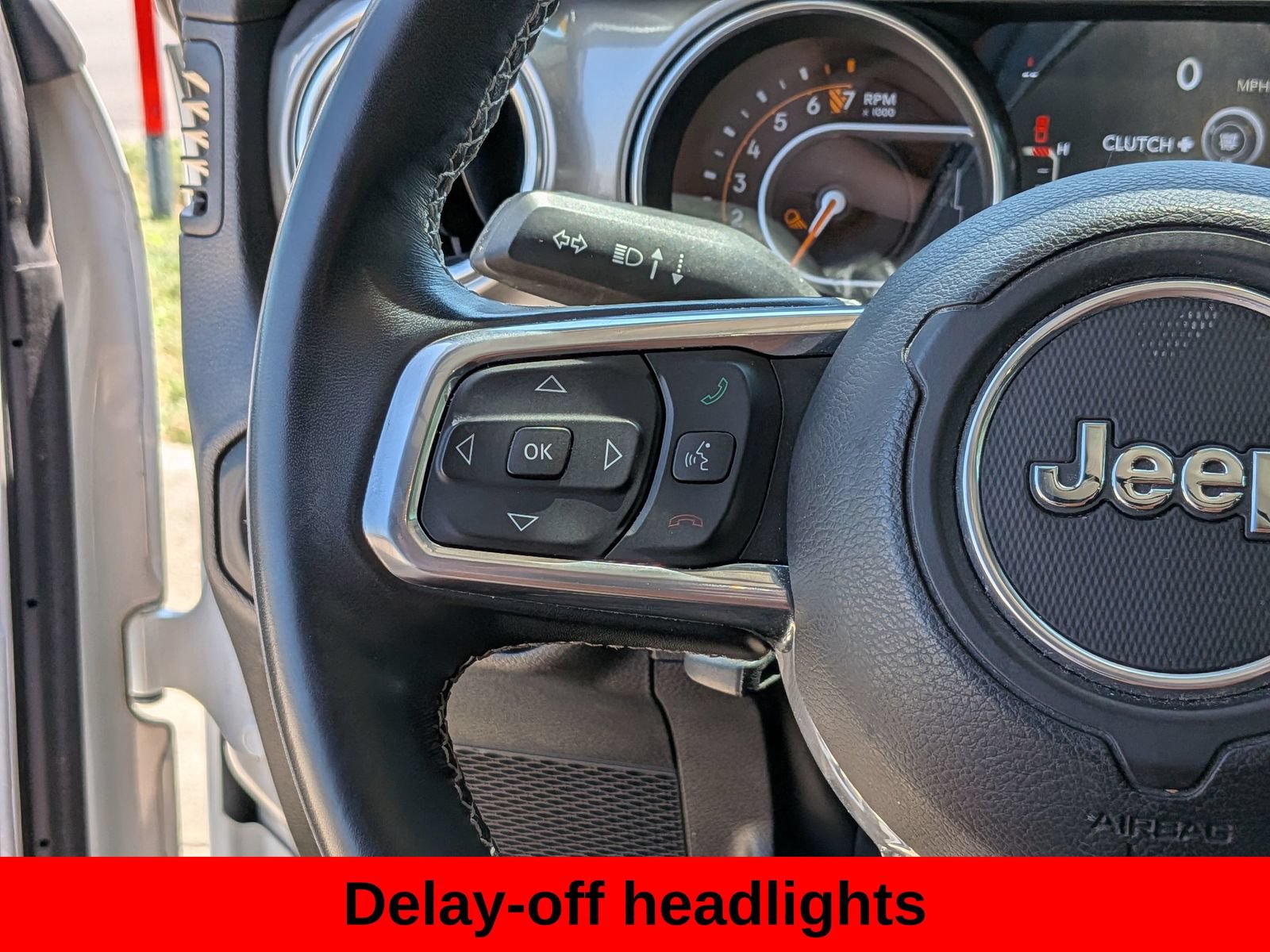Used 2022 Jeep Gladiator Overland w/ Trailer Tow Package AWD/4WD image 16