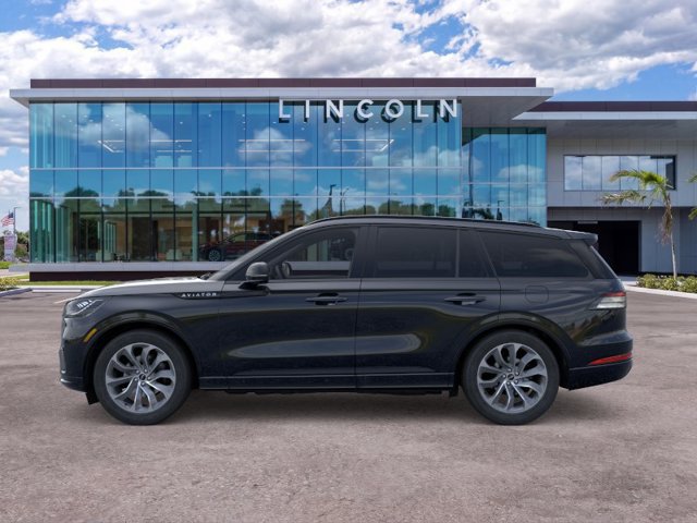 New 2026 Lincoln Aviator 2WD w/ Jet Appearance Package image 3