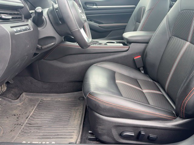 Used 2024 Nissan Altima 2.5 SR AWD/4WD image 9