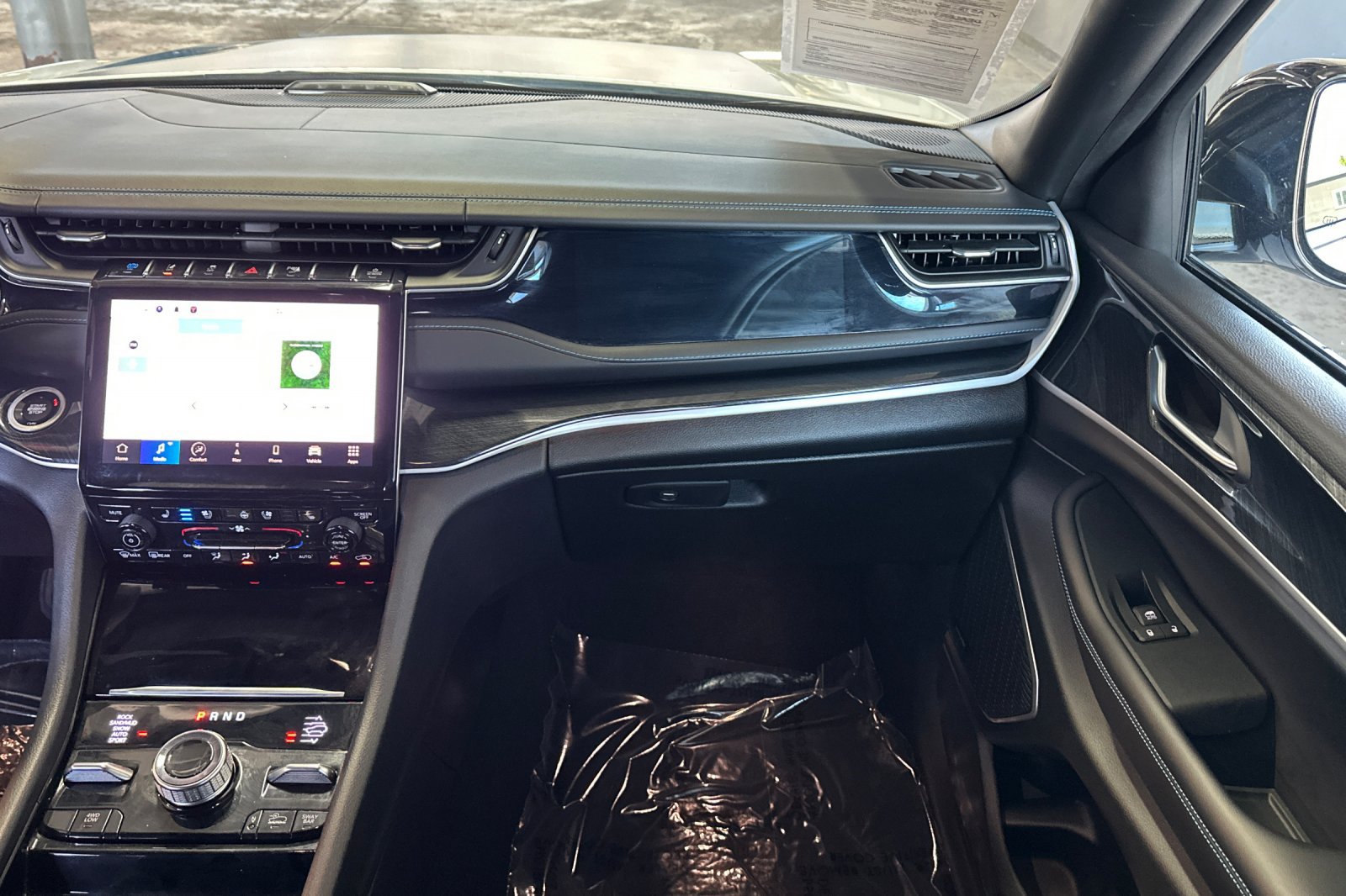 Used 2023 Jeep Grand Cherokee Trailhawk AWD/4WD image 28