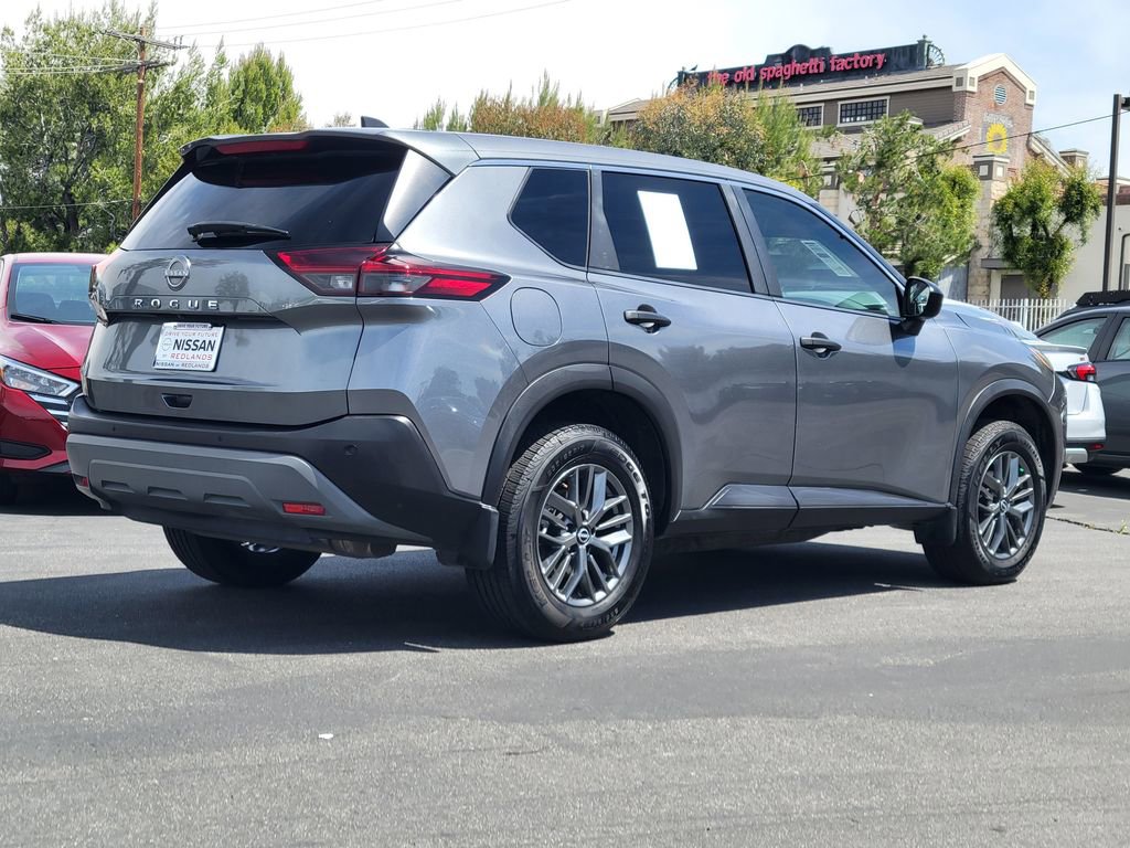 Used 2023 Nissan Rogue S image 3