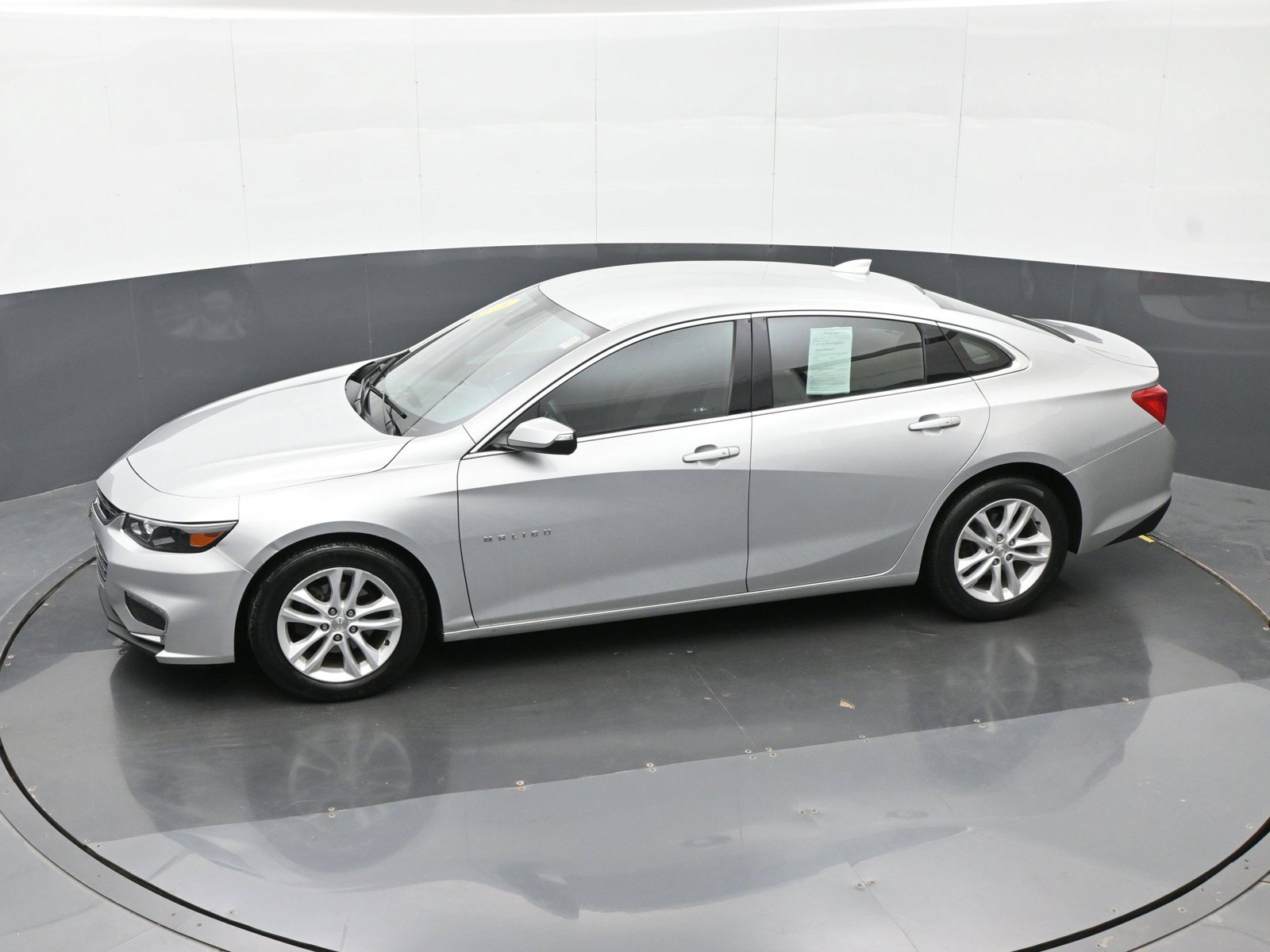 Used 2018 Chevrolet Malibu LT FWD image 31