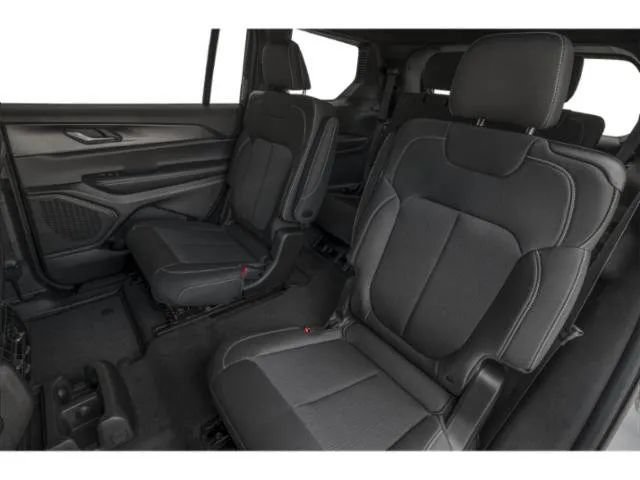 Used 2025 Jeep Grand Cherokee L Altitude AWD/4WD image 16