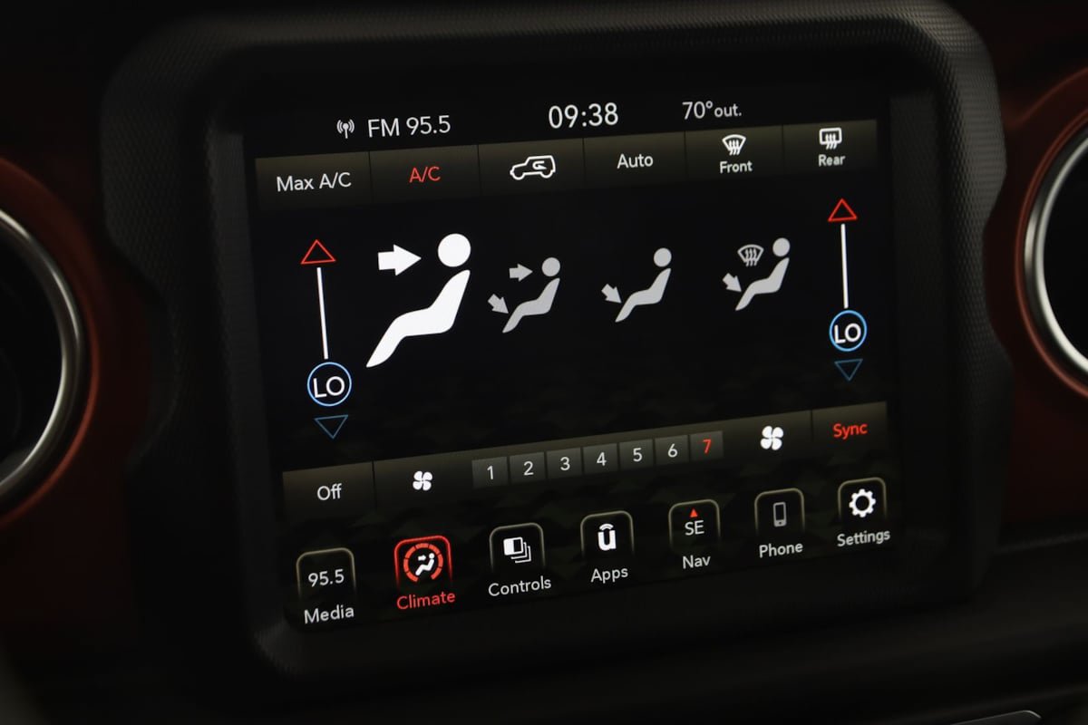 Used 2023 Jeep Wrangler Unlimited Rubicon AWD/4WD image 30