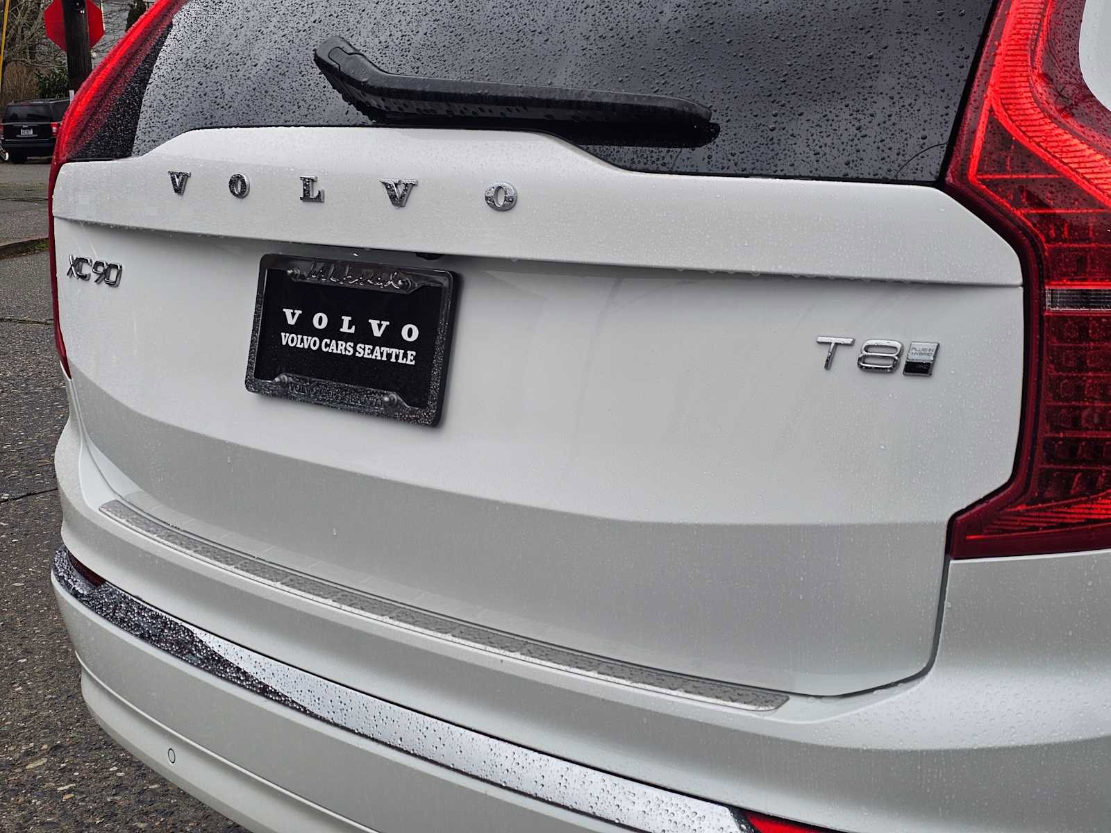 Certified 2025 Volvo XC90 T8 Plus w/ Protection Package Premier image 15