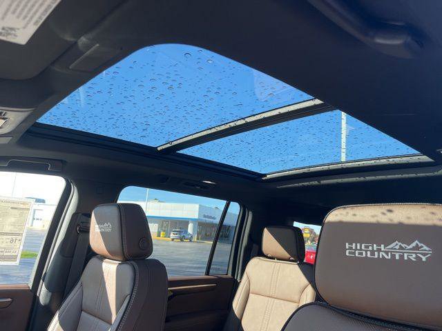 New 2026 Chevrolet Suburban High Country w/ Sun And Tow Package AWD/4WD image 10