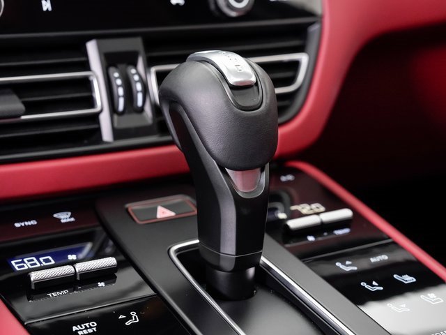 Used 2025 Porsche Macan image 21