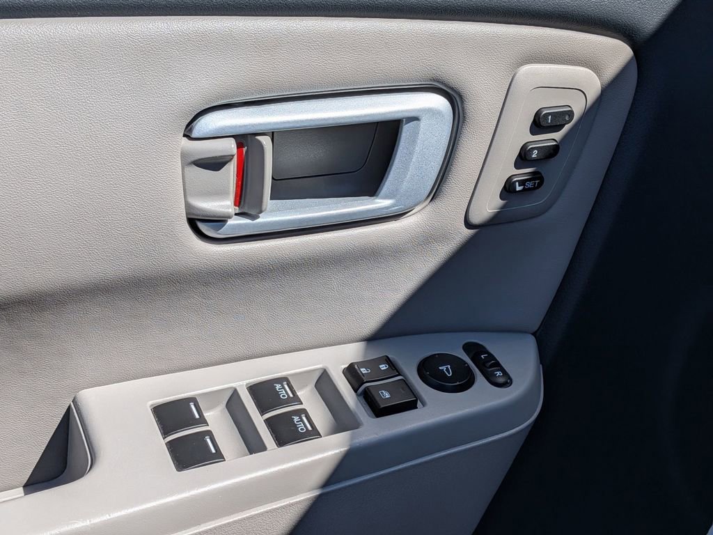 Used 2015 Honda Pilot Touring image 13