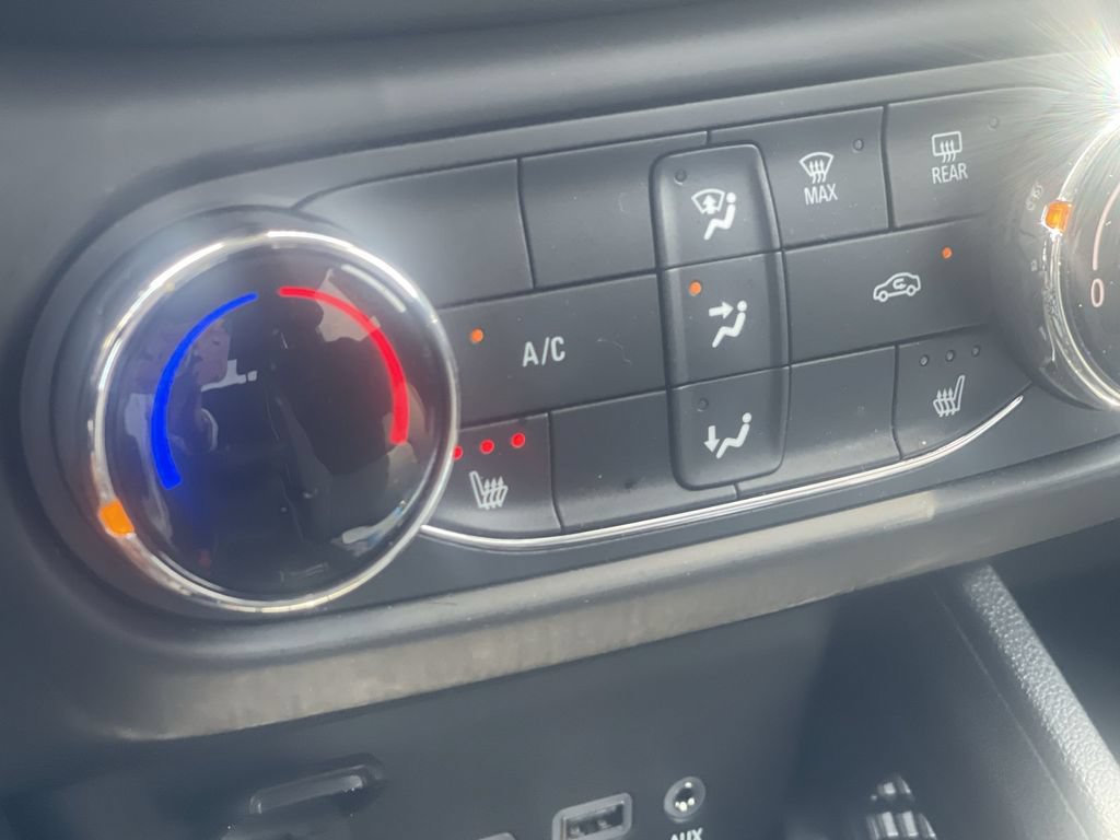 Used 2023 Chevrolet TrailBlazer LT FWD image 28