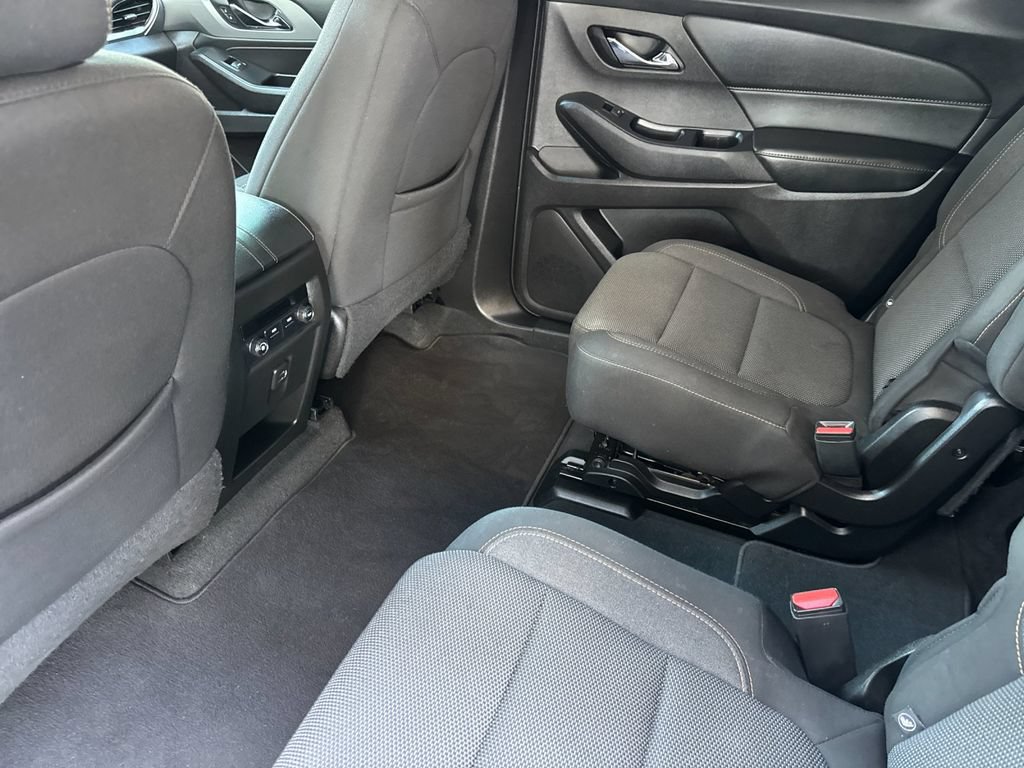 Used 2021 Chevrolet Traverse LT FWD image 12