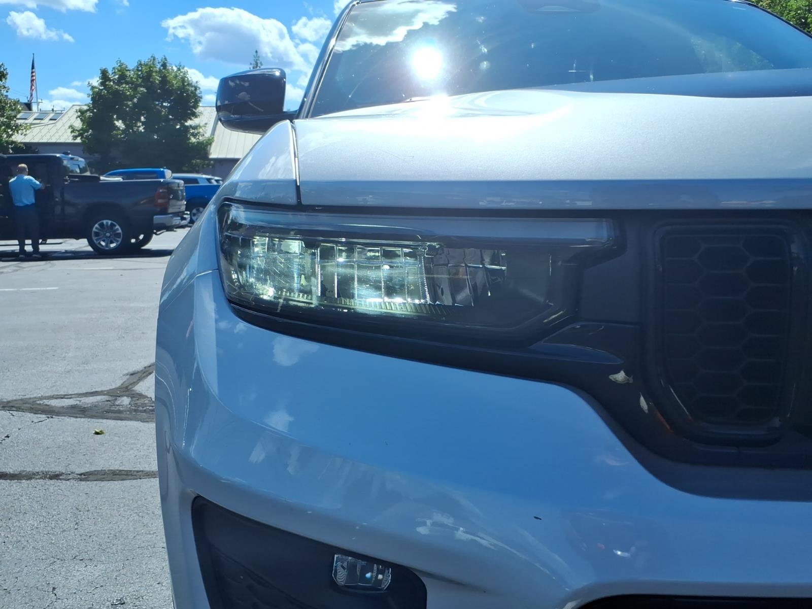 Certified 2023 Jeep Grand Cherokee Trailhawk w/ Luxury Tech Group III AWD/4WD image 10