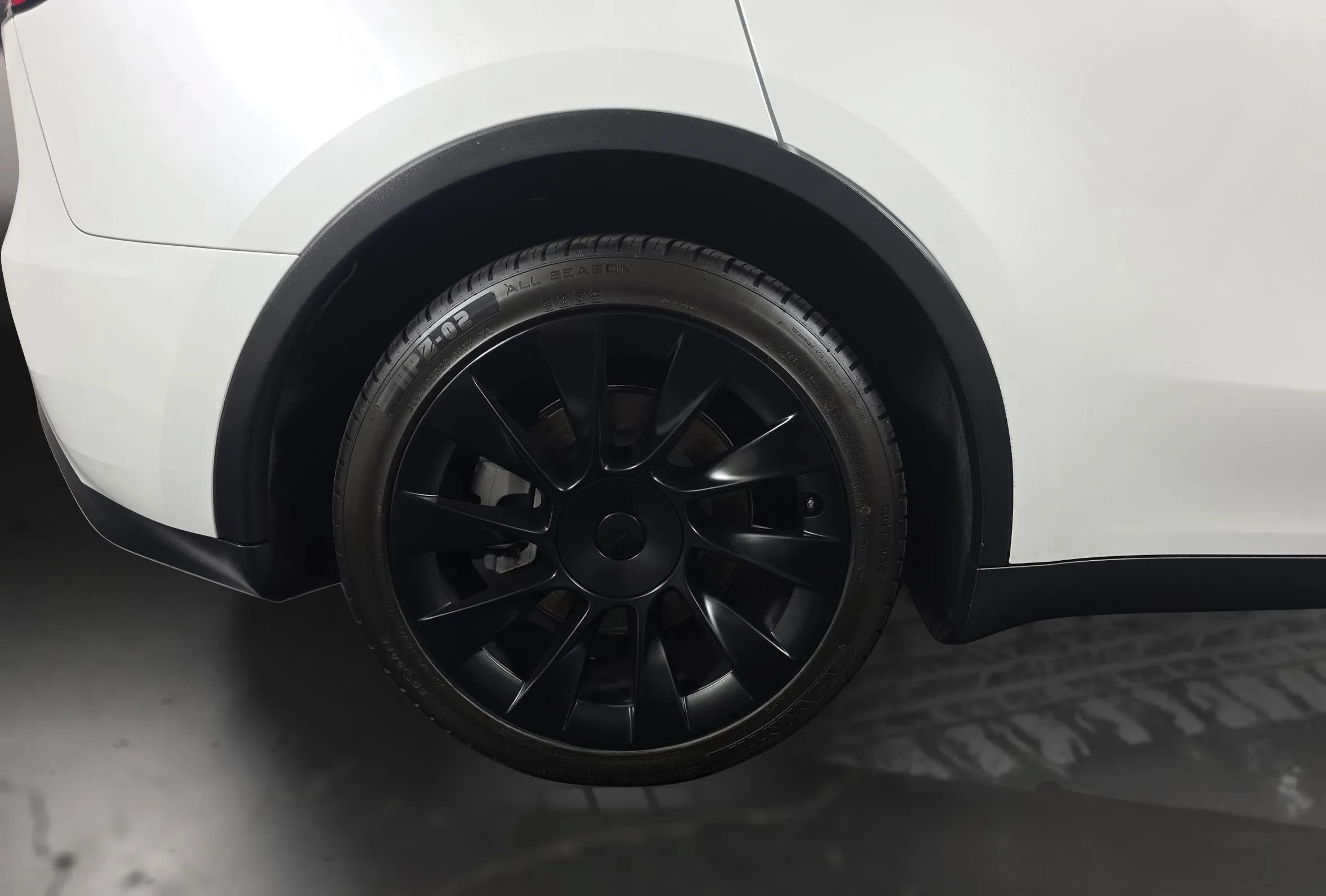 Used 2023 Tesla Model Y Long Range AWD/4WD image 17