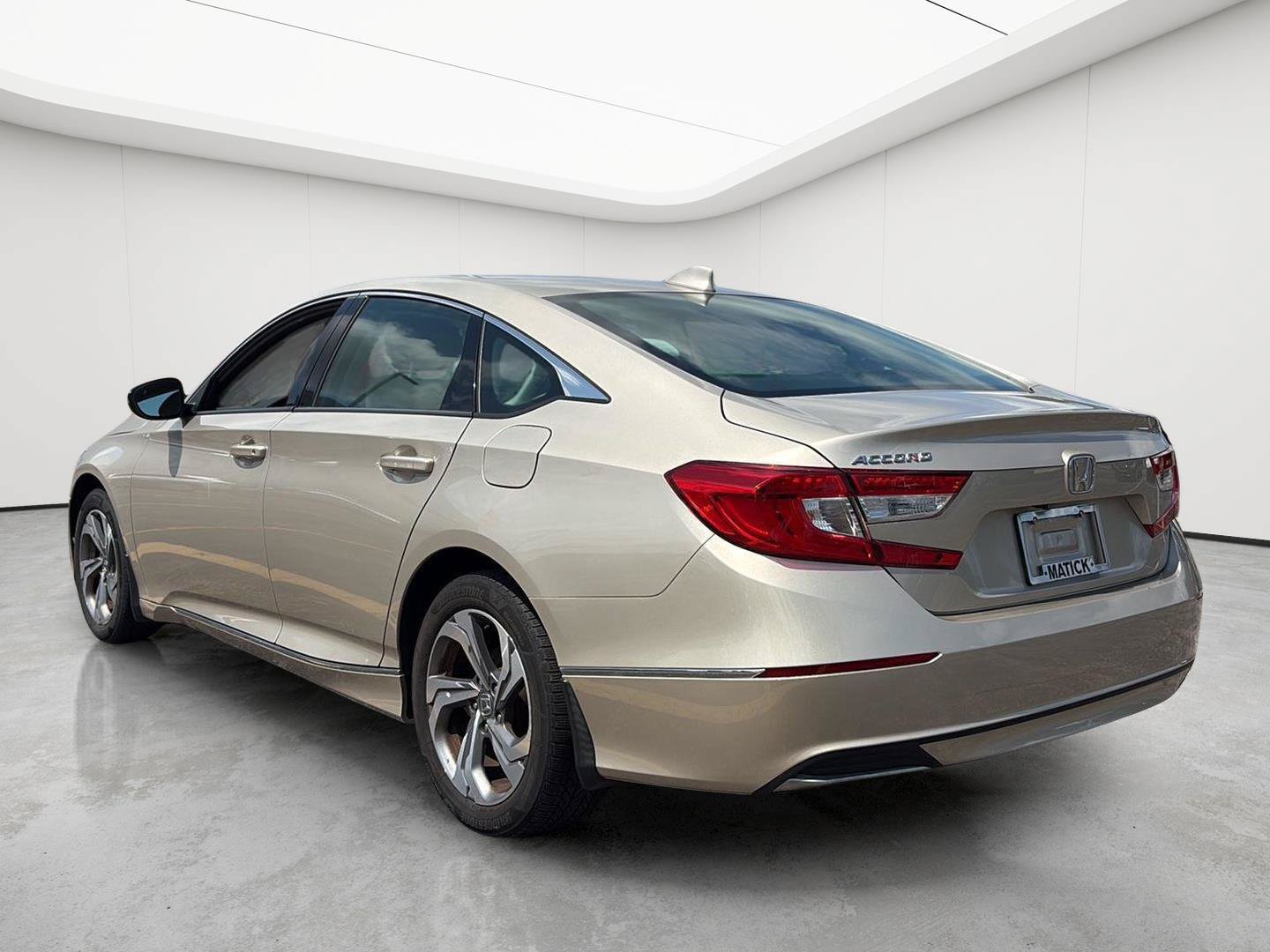 Used 2018 Honda Accord EX image 6