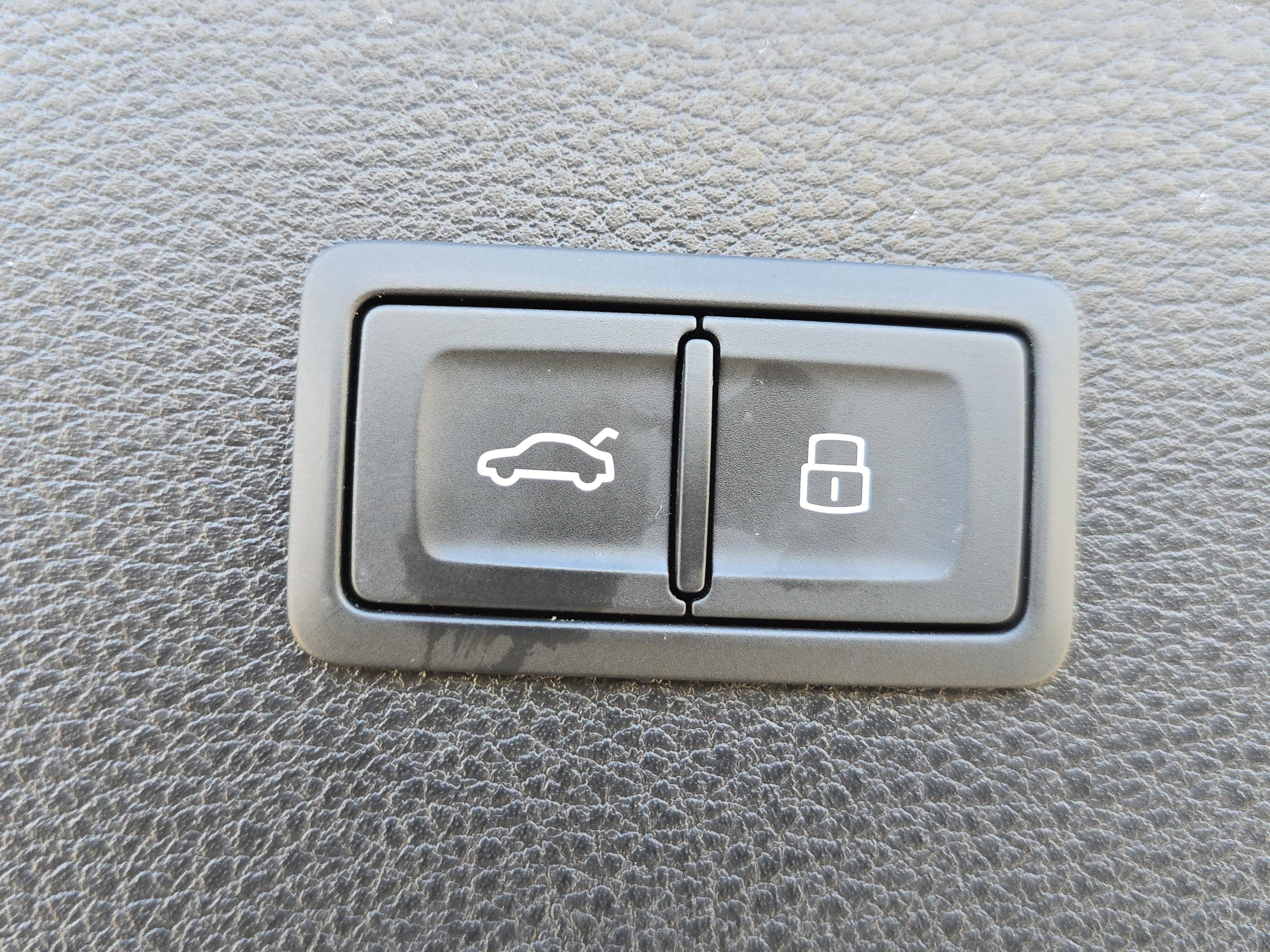 Certified 2023 Audi Q5 2.0T Premium w/ Convenience Package image 18