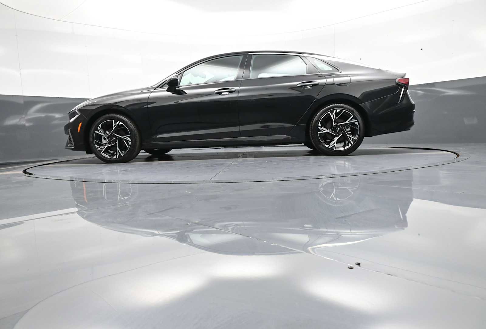 Certified 2025 Kia K5 GT-Line w/ GT-Line Premium Package AWD/4WD image 32